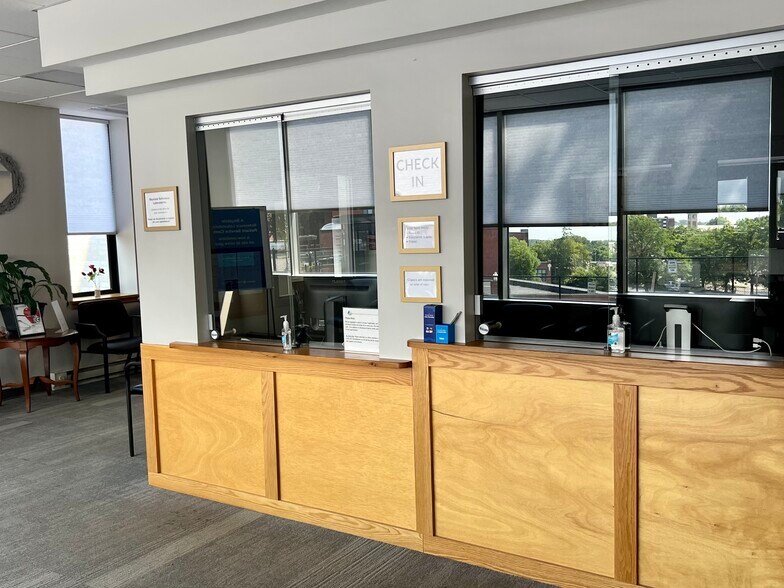 More Photos Of 50 Maple St, Springfield Medical For Lease