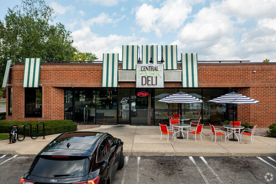 More Photos Of 21455 Melrose Ave, Southfield Unknown For Lease