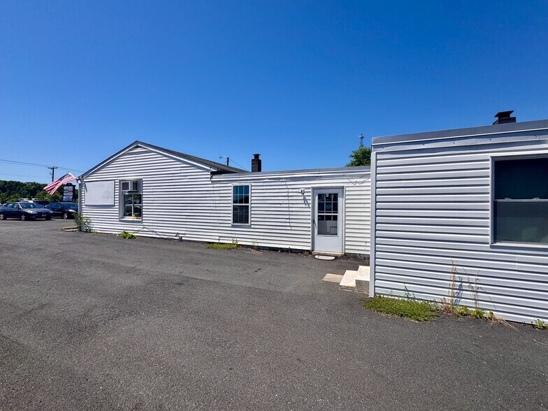 More Photos Of 4611 Ewell Rd, Fredericksburg Auto Dealership For Sale