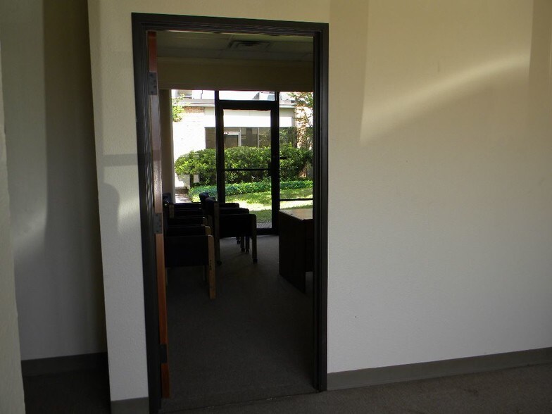 More Photos Of 2801-2831 W Parker Rd, Plano Medical For Lease
