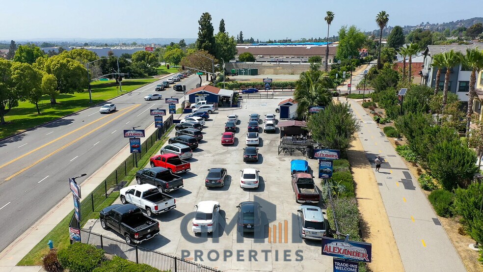 More Photos Of 12421 Whittier Blvd, Whittier Auto Dealership For Lease