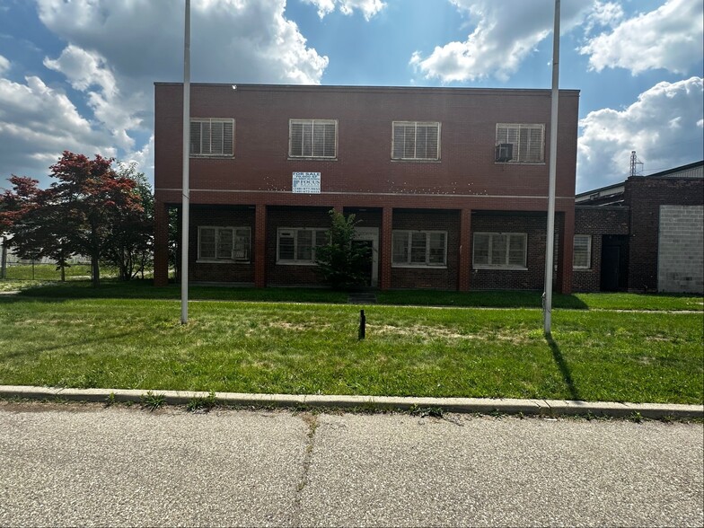 Primary Photo Of 13881 Elmira St, Detroit Manufacturing For Lease