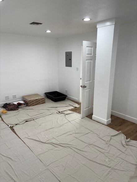 More Photos Of 515-521 W Ramsey St, Banning Storefront Retail Office For Lease