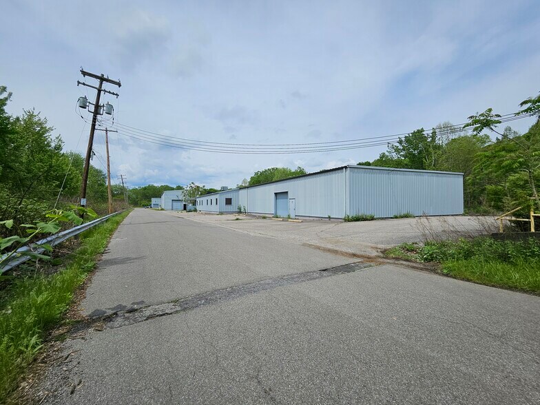 More Photos Of 1020 Industrial Park Rd, New Cumberland Warehouse For Sale