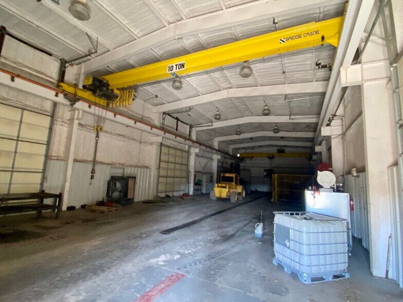 More Photos Of 1206 SE 4th St, Lindsay Manufacturing For Sale