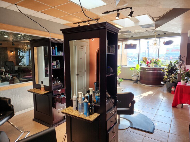 More Photos Of 1304 Ocean Beach Hwy, Longview Storefront Retail Office For Sale