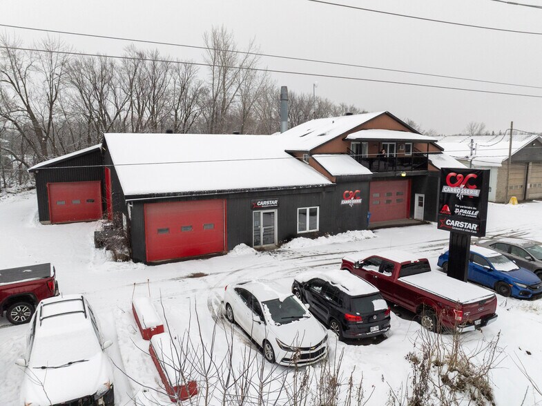 Primary Photo Of 11 Rue Notre-Dame, Berthierville Industrial For Sale