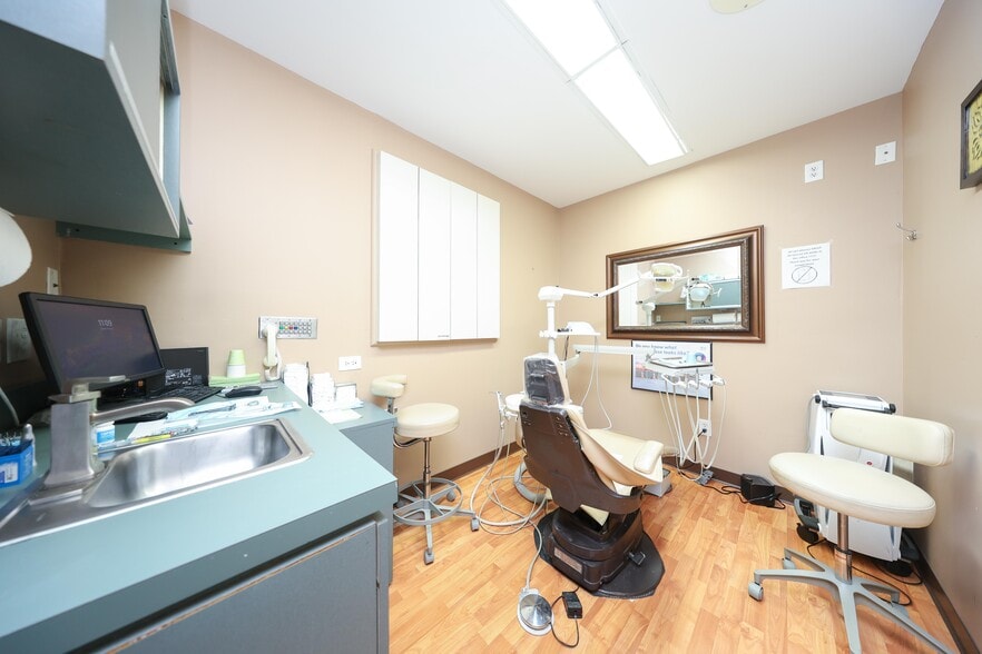 More Photos Of 8510 Bay 16th St, Brooklyn Office For Sale