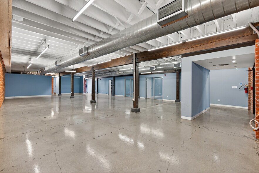More Photos Of 4716 Vineland Ave, North Hollywood Loft Creative Space For Lease