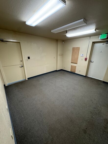 More Photos Of 190 E San Antonio Dr, King City Industrial For Sale