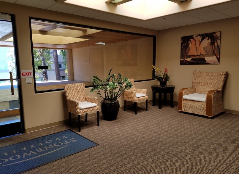 More Photos Of 15061 Springdale St, Huntington Beach Office For Lease