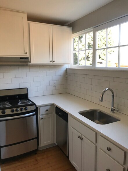 More Photos Of 1035 SE 14th Ave, Portland Apartments For Sale