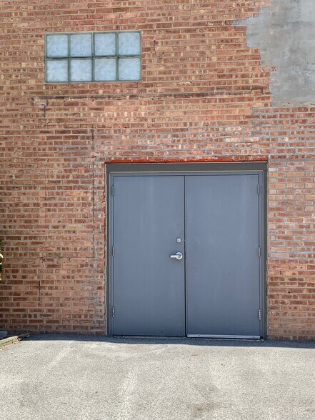 More Photos Of 4901 W 115th St, Alsip Warehouse For Lease