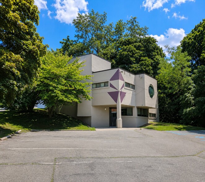 Primary Photo Of 56 Main St, Poughkeepsie Medical For Lease