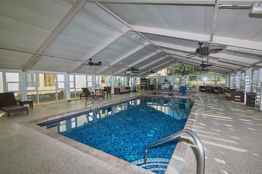 More Photos Of 441 Rio Concho Dr, San Angelo Hotel For Sale