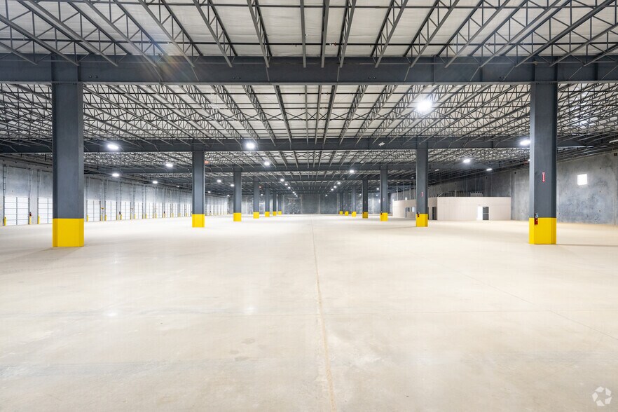 More Photos Of 172 Interamerica Blvd, Laredo Warehouse For Lease