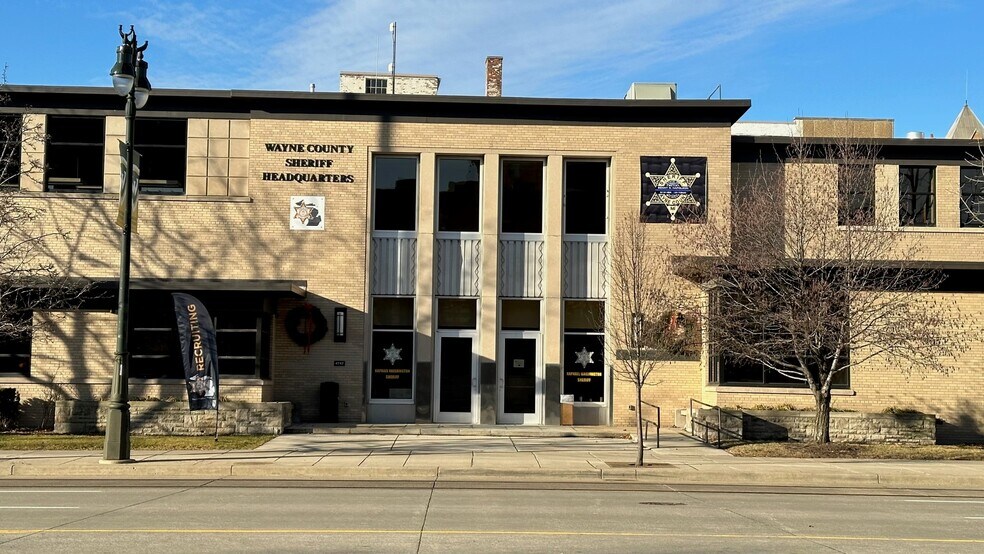 More Photos Of 4747 Woodward Ave, Detroit Medical For Sale