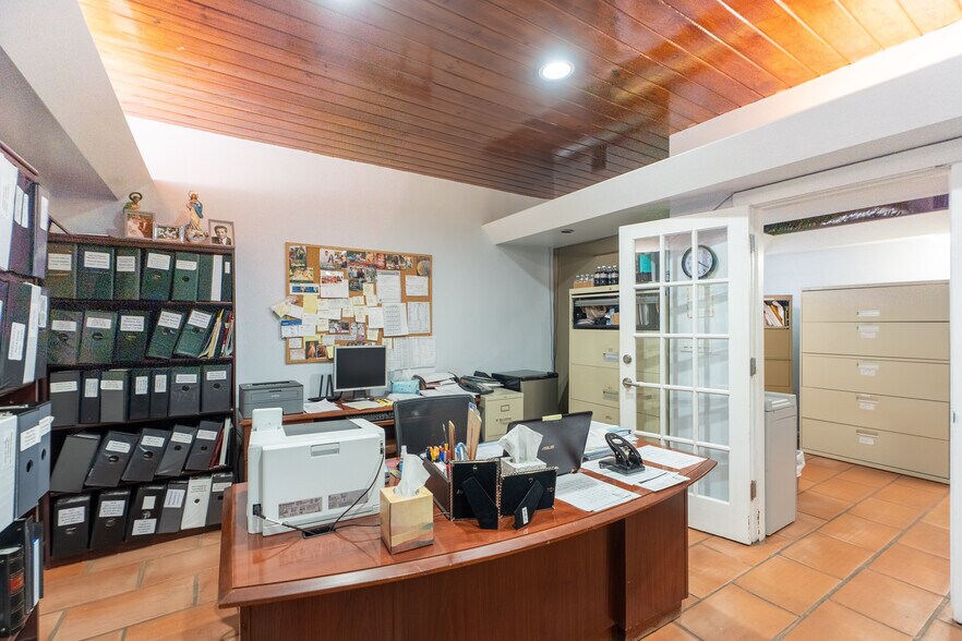 More Photos Of , Coral Gables Office For Sale