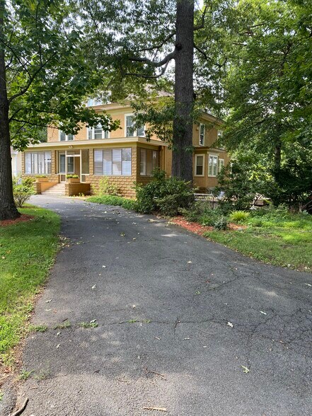 More Photos Of 800 3rd St, Herndon Office For Lease