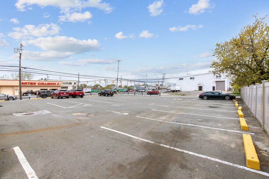 More Photos Of 4245 Austin Blvd, Island Park Restaurant For Sale