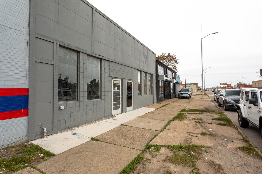 More Photos Of 14049-14051 Gratiot Ave, Detroit Storefront Retail Office For Sale