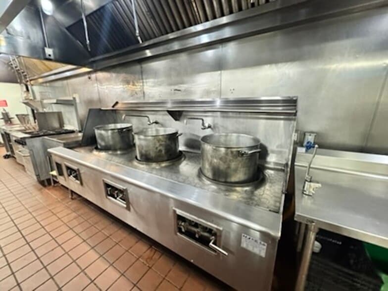 More Photos Of 8239 Georgia St, Merrillville Restaurant For Lease