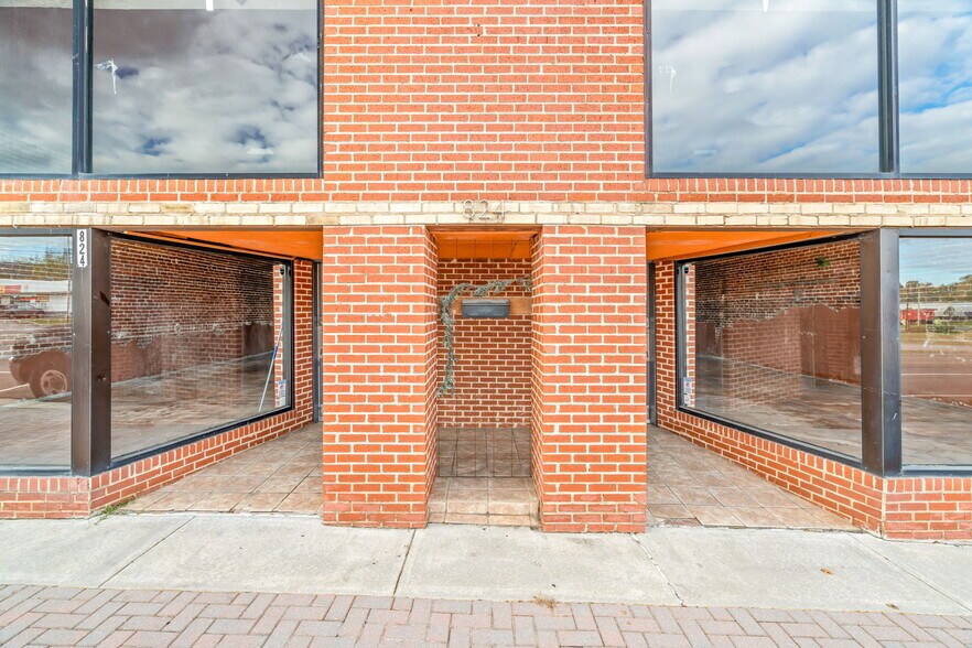 More Photos Of 824 Tennessee Ave, Etowah Storefront Retail Office For Sale