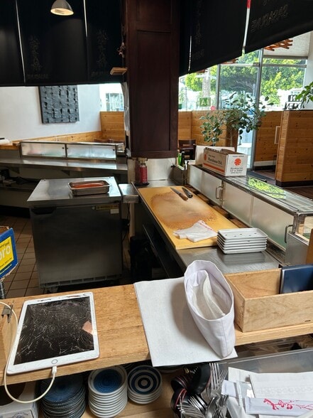 More Photos Of 9150-9198 W Olympic Blvd, Beverly Hills Storefront For Lease