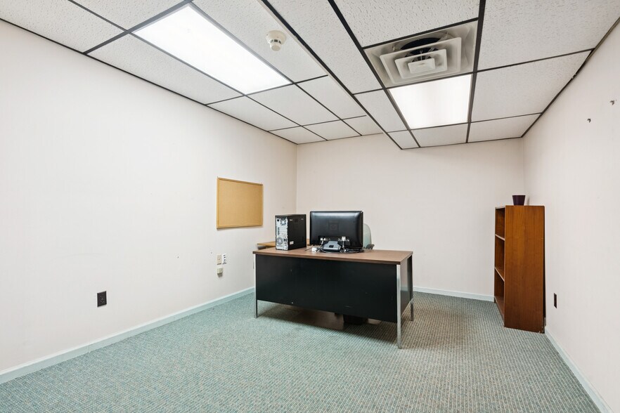 More Photos Of 201-203 E Broadway, Salem Office For Sale