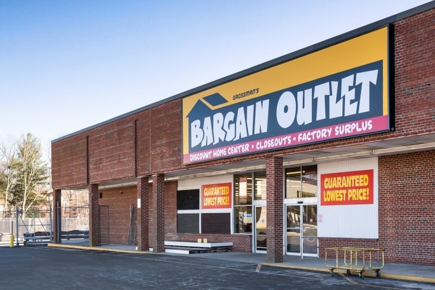 More Photos Of 587-607 Centre St, Brockton Unknown For Lease