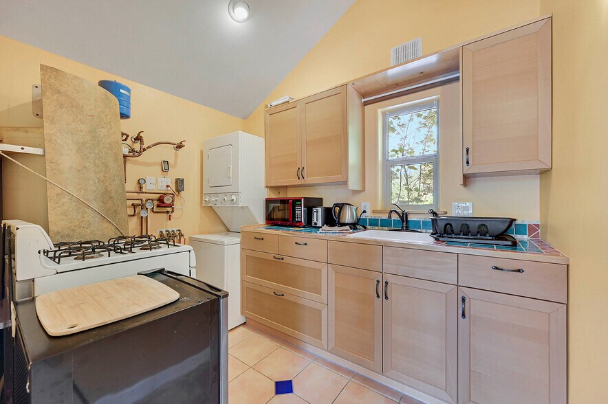 More Photos Of 1673 Woodland Dr, Port Townsend Winery Vineyard For Sale