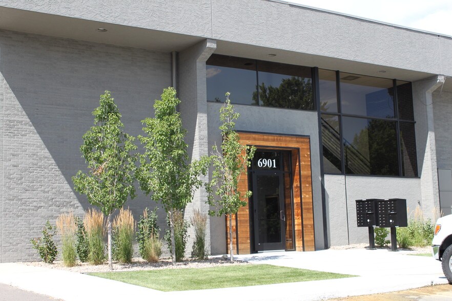 Primary Photo Of 6901 S Yosemite St, Englewood Office For Sale