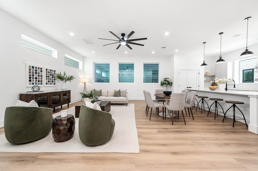 More Photos Of 313 N Nagle St, Houston Multifamily For Sale