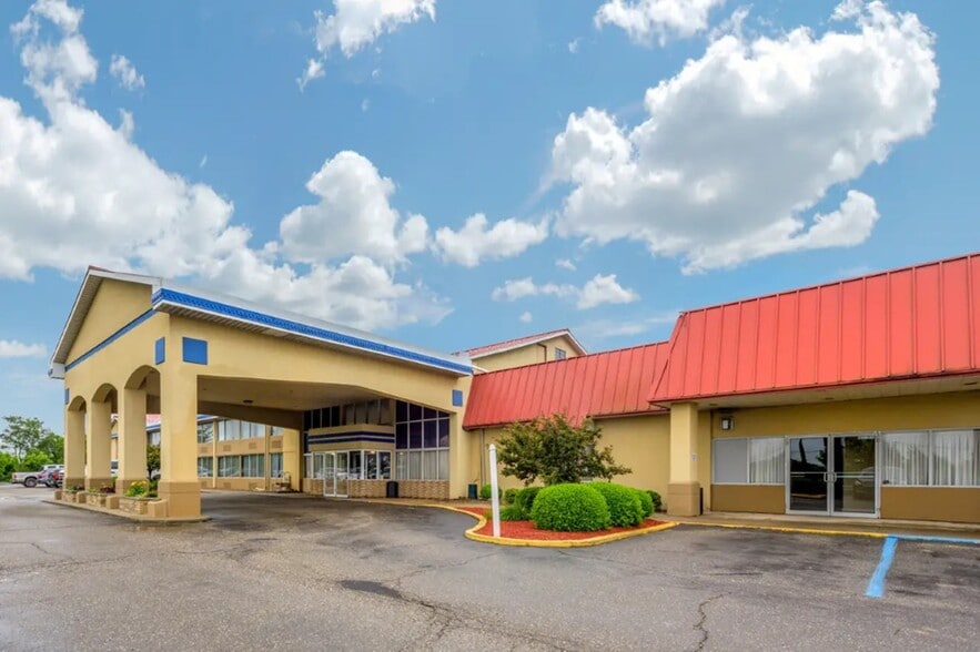 Primary Photo Of 87 Jenkins Ln, Triadelphia Hotel For Sale