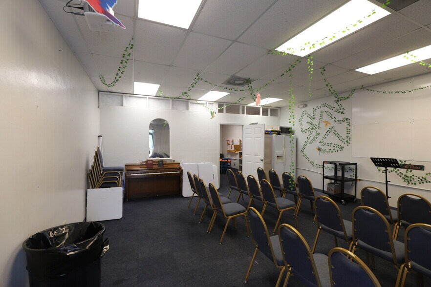 More Photos Of 23352 NW 186th Ave, High Springs Storefront Retail Office For Lease
