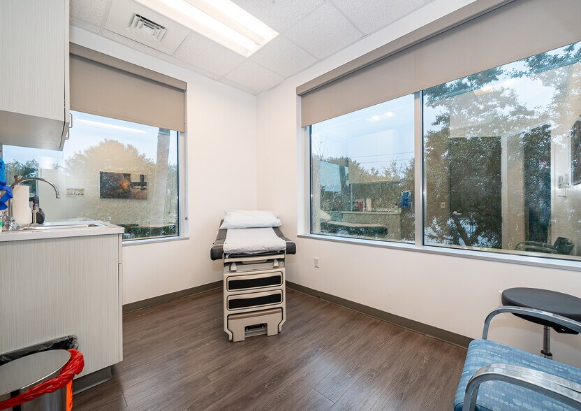 More Photos Of 7560 Red Bug Lake Rd, Oviedo Medical For Sale