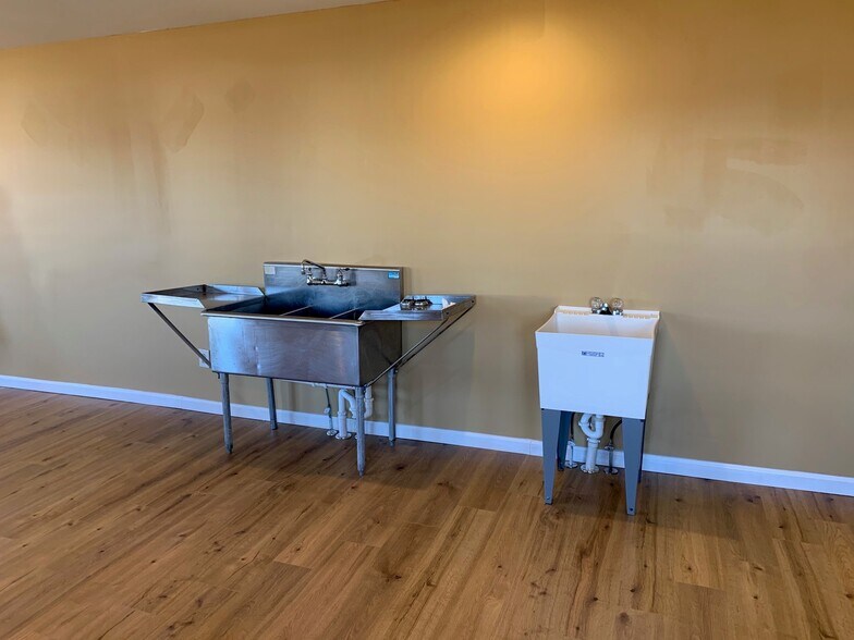 More Photos Of 6120 Augusta Rd, Greenville Office Residential For Sale