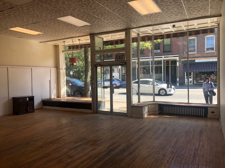 More Photos Of 64-68 Main St, Windsor Storefront For Lease