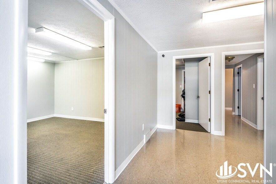 More Photos Of 821 Porter Pl, Lexington Warehouse For Lease