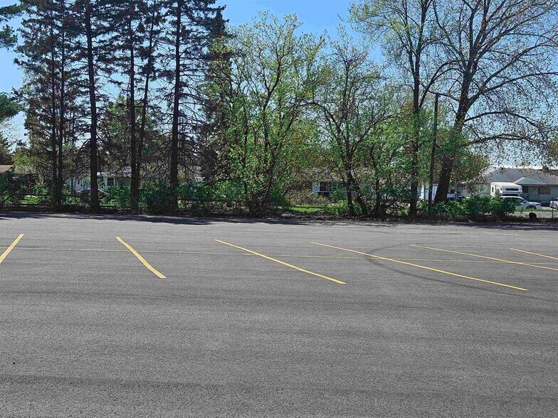 More Photos Of 512 S 17th Ave, Wausau General Retail For Sale