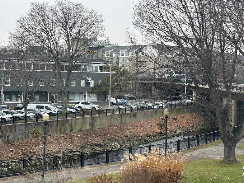 More Photos Of 10-14 Main St, Norwalk Storefront Retail Office For Lease