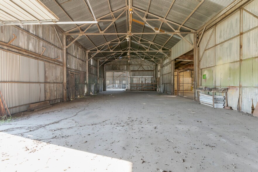 More Photos Of 600 W Cherry St, Cushing Warehouse For Lease