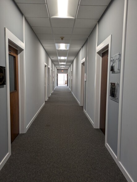 More Photos Of 320 E Broadway, Hopewell Office For Lease