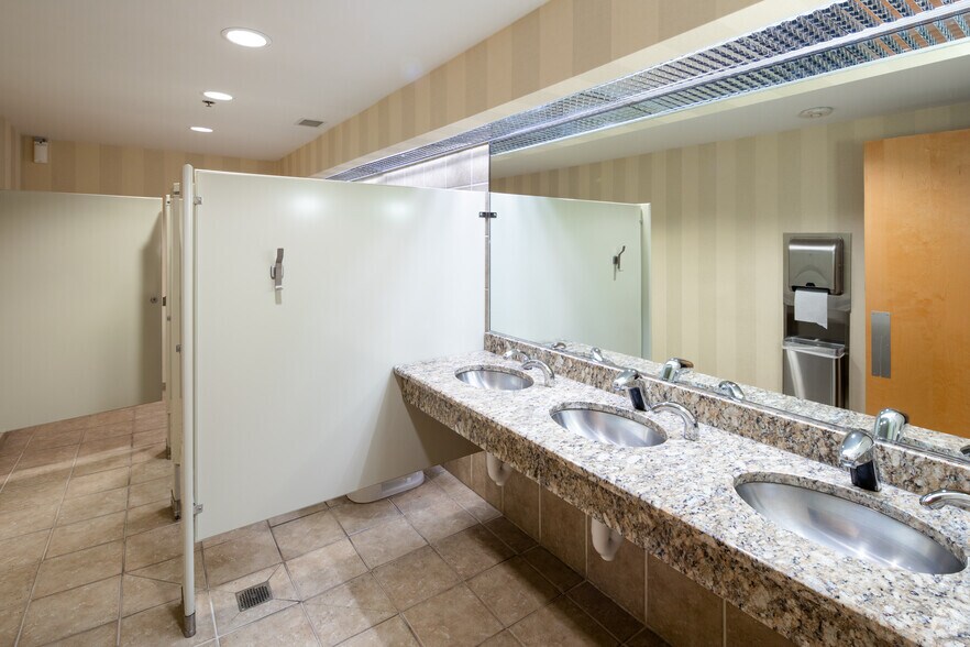 More Photos Of 6 Neshaminy Interplex, Trevose Office For Lease