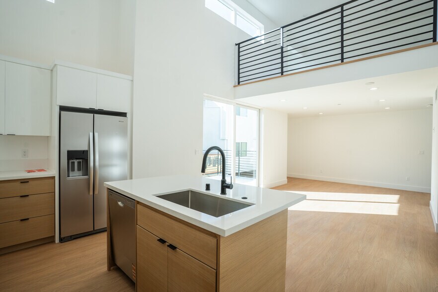 More Photos Of 2707 Ruhland Ave, Redondo Beach Multifamily For Sale