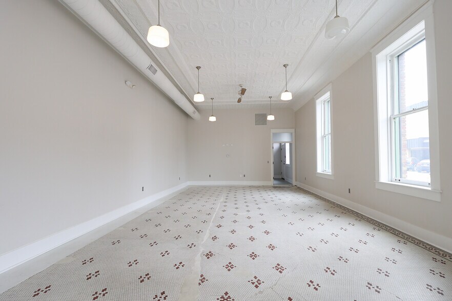 More Photos Of 301-303 W Reed St, Moberly Office For Lease