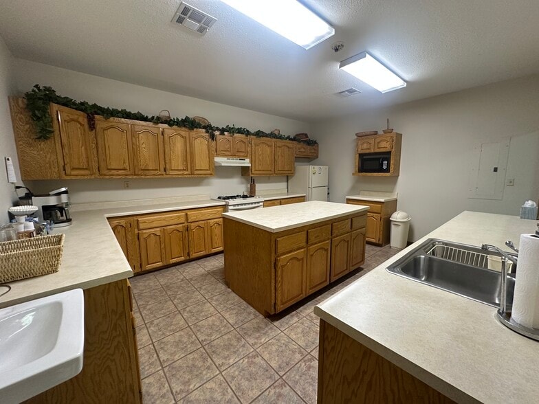 More Photos Of 3906 CR 2600, Dearing Specialty For Sale