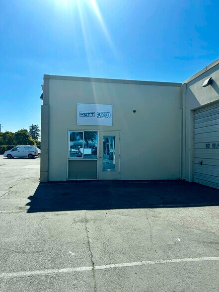 More Photos Of 716 San Antonio Rd, Palo Alto Manufacturing For Lease