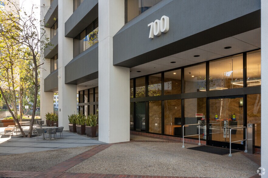 More Photos Of 700 N Central Ave, Glendale Office For Sale