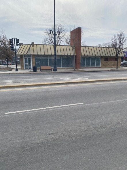 Primary Photo Of 4835 Dempster St, Skokie Freestanding For Sale